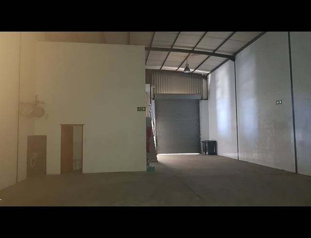 290M² FACTORY TO LET IN STIKLAND INDUSTRIAL